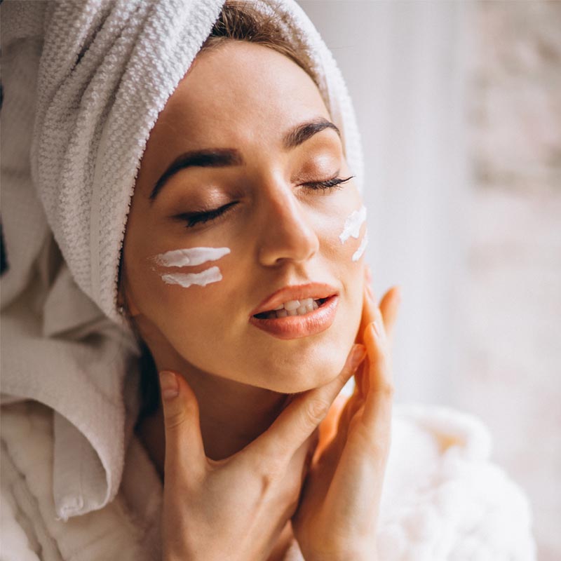 Crème régénérante anti-âge à l’acide hyaluronique